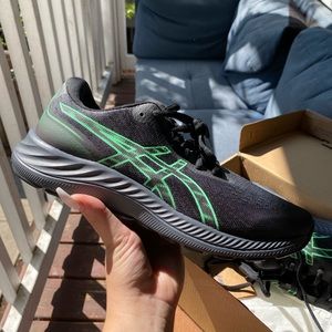 Beautiful color way ASICS Gel Excite 9’s